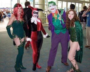 TWO Poison Ivys! DC villain cosplayers.